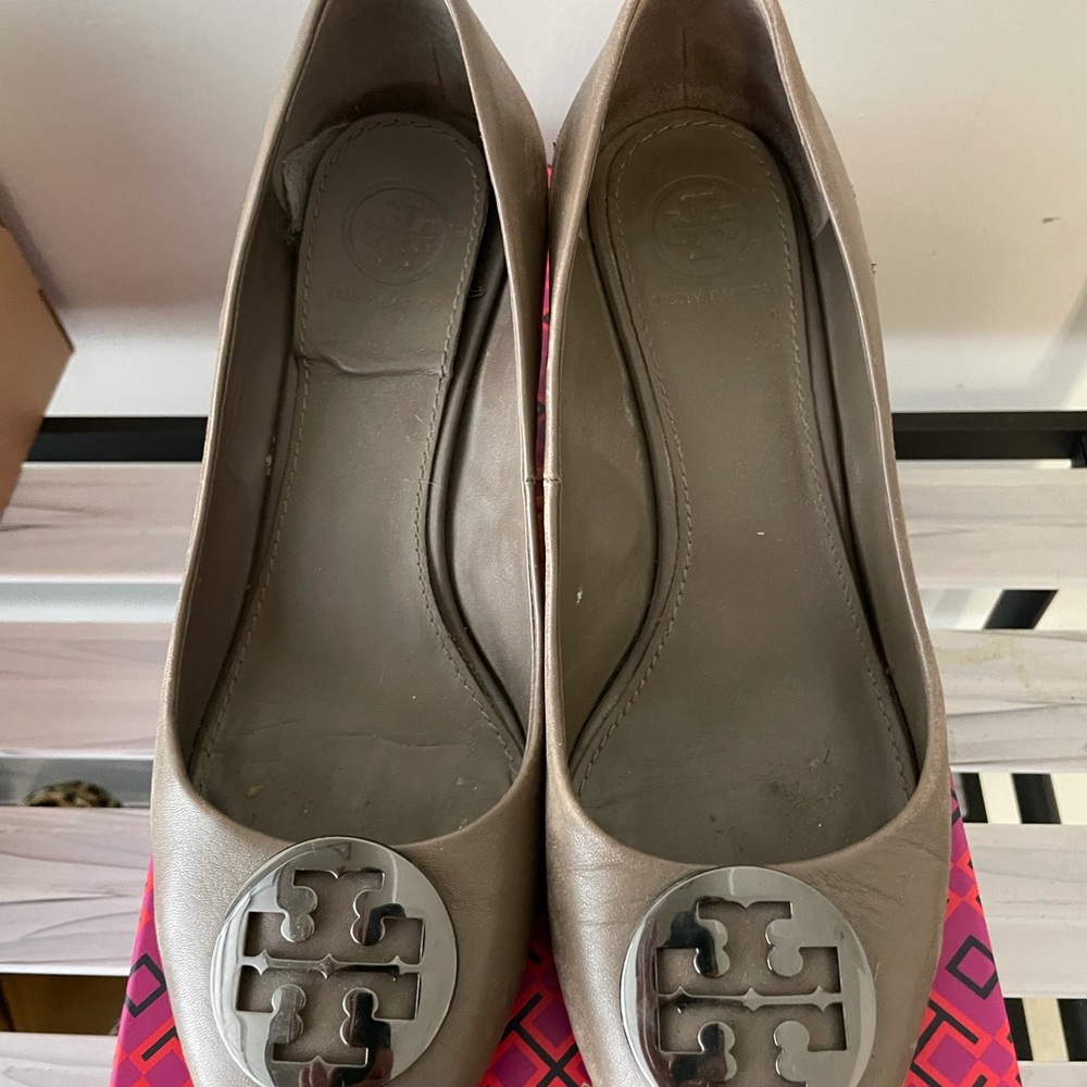 Preowned Tory Burch Alice 65 Leather Wedges